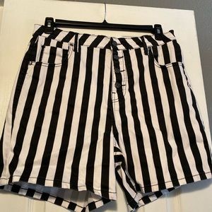 Striped Hot Topic Shorts gothic